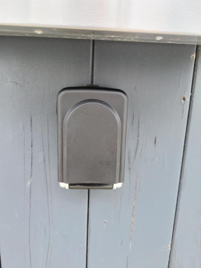 Modernes Appartement HOME near Erfurt, mit Kaffeevollautomat, Entertainmentpaket, WLAN , Einkaufsmöglichkeiten und kostenlosen Parkplatz für PKW und Transporter Elxleben Exterior foto