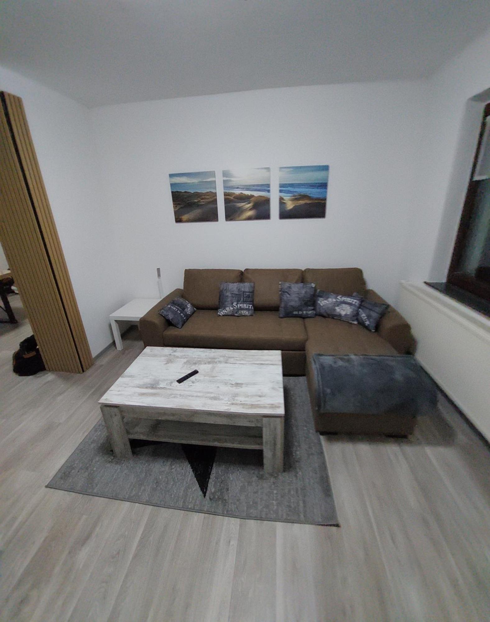 Modernes Appartement HOME near Erfurt, mit Kaffeevollautomat, Entertainmentpaket, WLAN , Einkaufsmöglichkeiten und kostenlosen Parkplatz für PKW und Transporter Elxleben Exterior foto